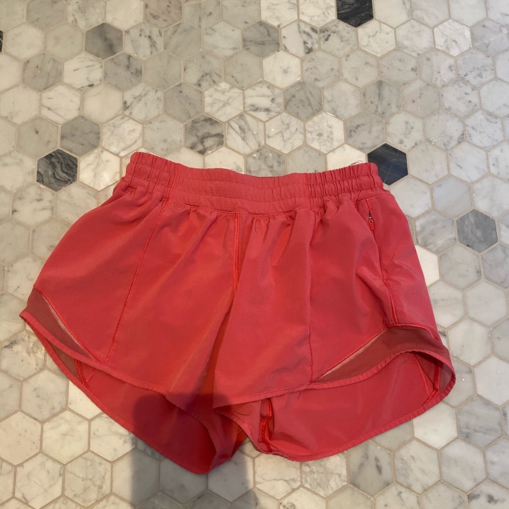 RESERVED. hotty hot 4” lululemon shorts!